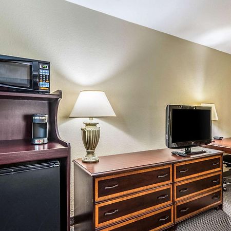 Clarion Hotel Cincinnati North Sharonville Esterno foto