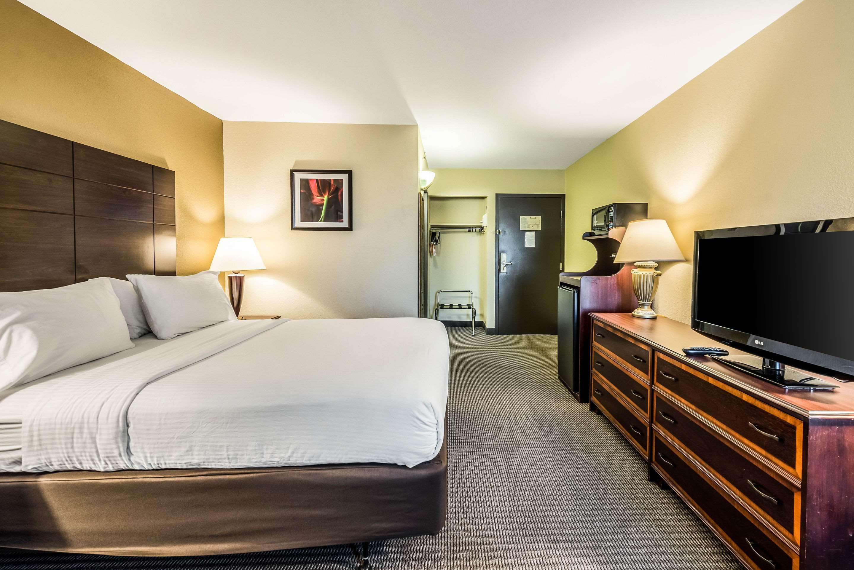 Clarion Hotel Cincinnati North Sharonville Esterno foto