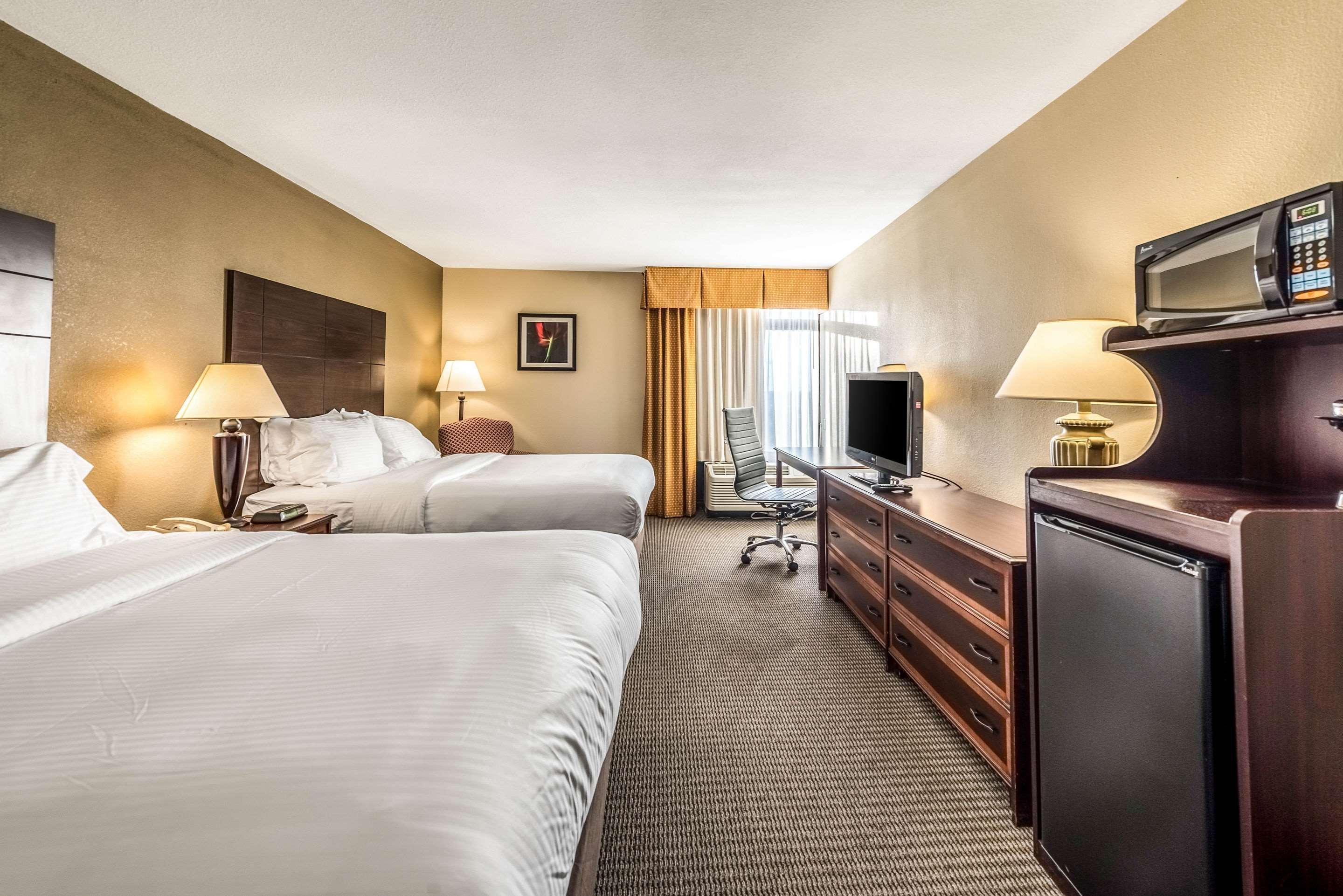 Clarion Hotel Cincinnati North Sharonville Esterno foto