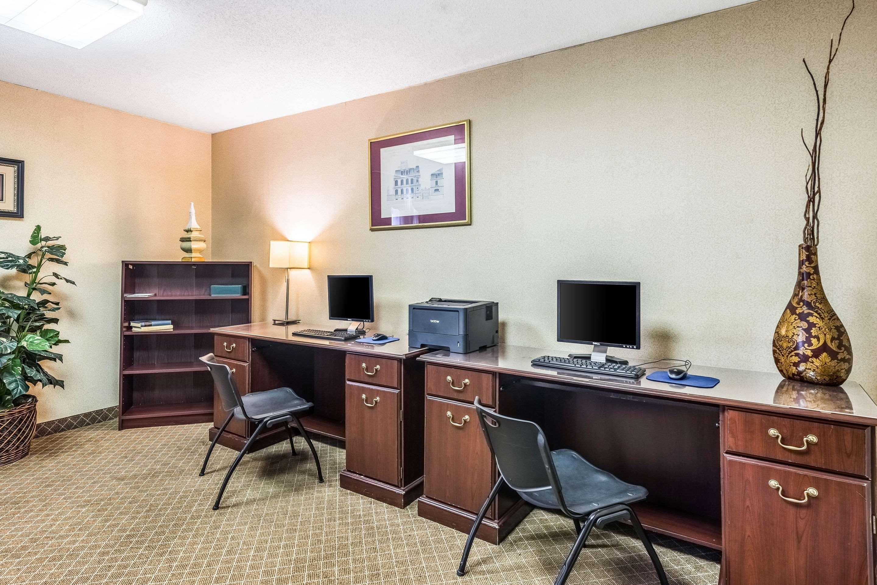 Clarion Hotel Cincinnati North Sharonville Esterno foto