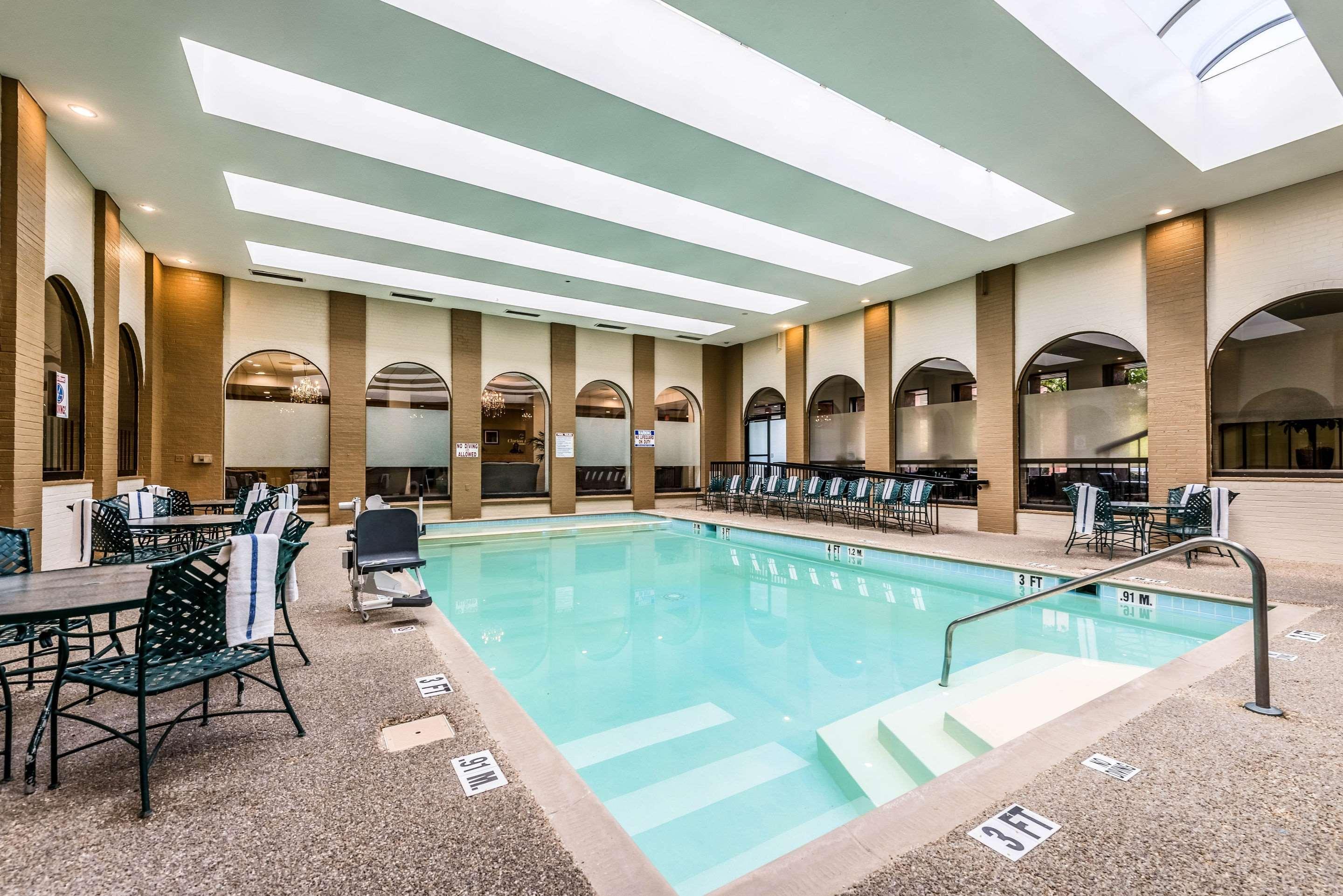 Clarion Hotel Cincinnati North Sharonville Esterno foto