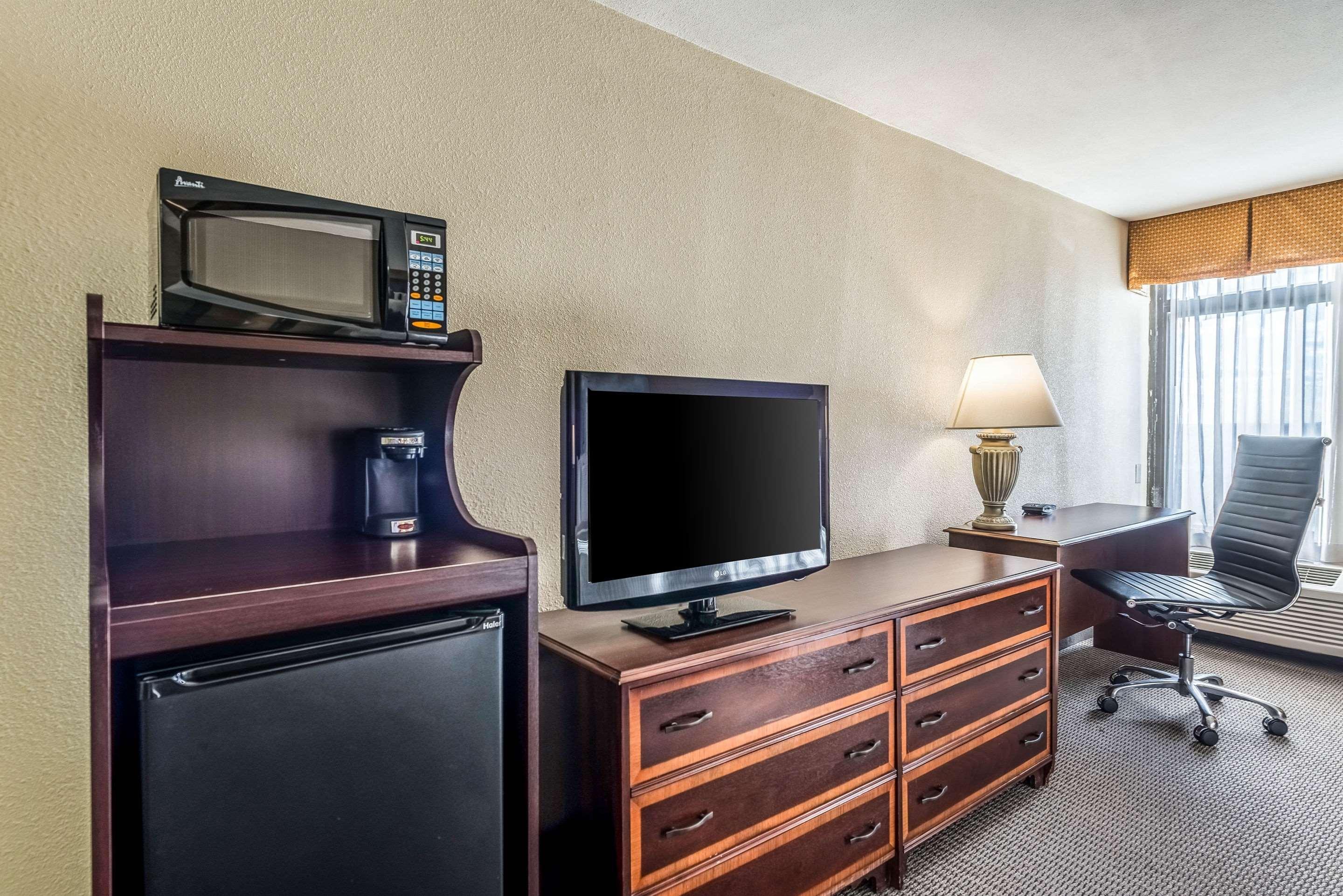 Clarion Hotel Cincinnati North Sharonville Esterno foto
