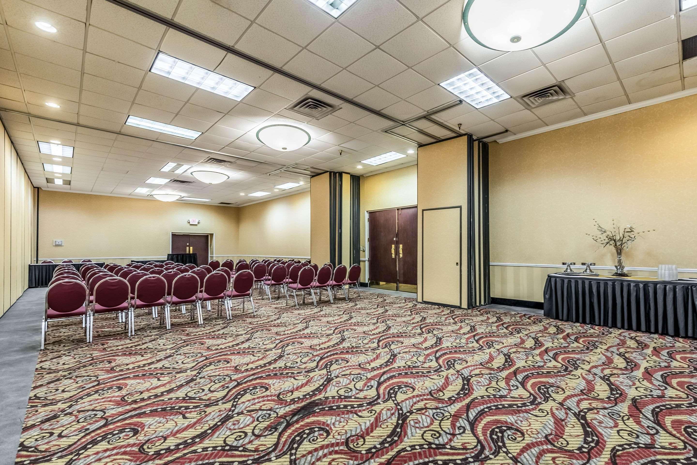 Clarion Hotel Cincinnati North Sharonville Esterno foto