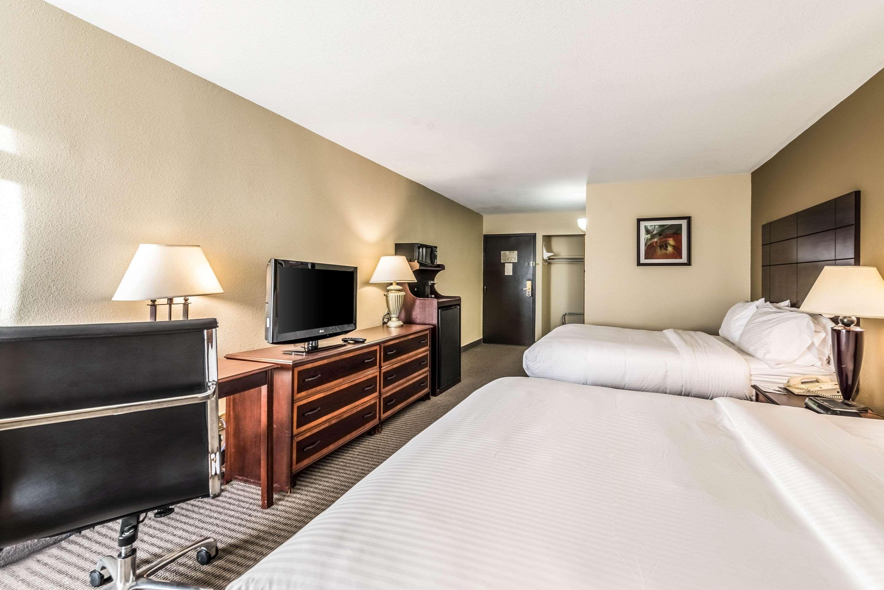 Clarion Hotel Cincinnati North Sharonville Esterno foto