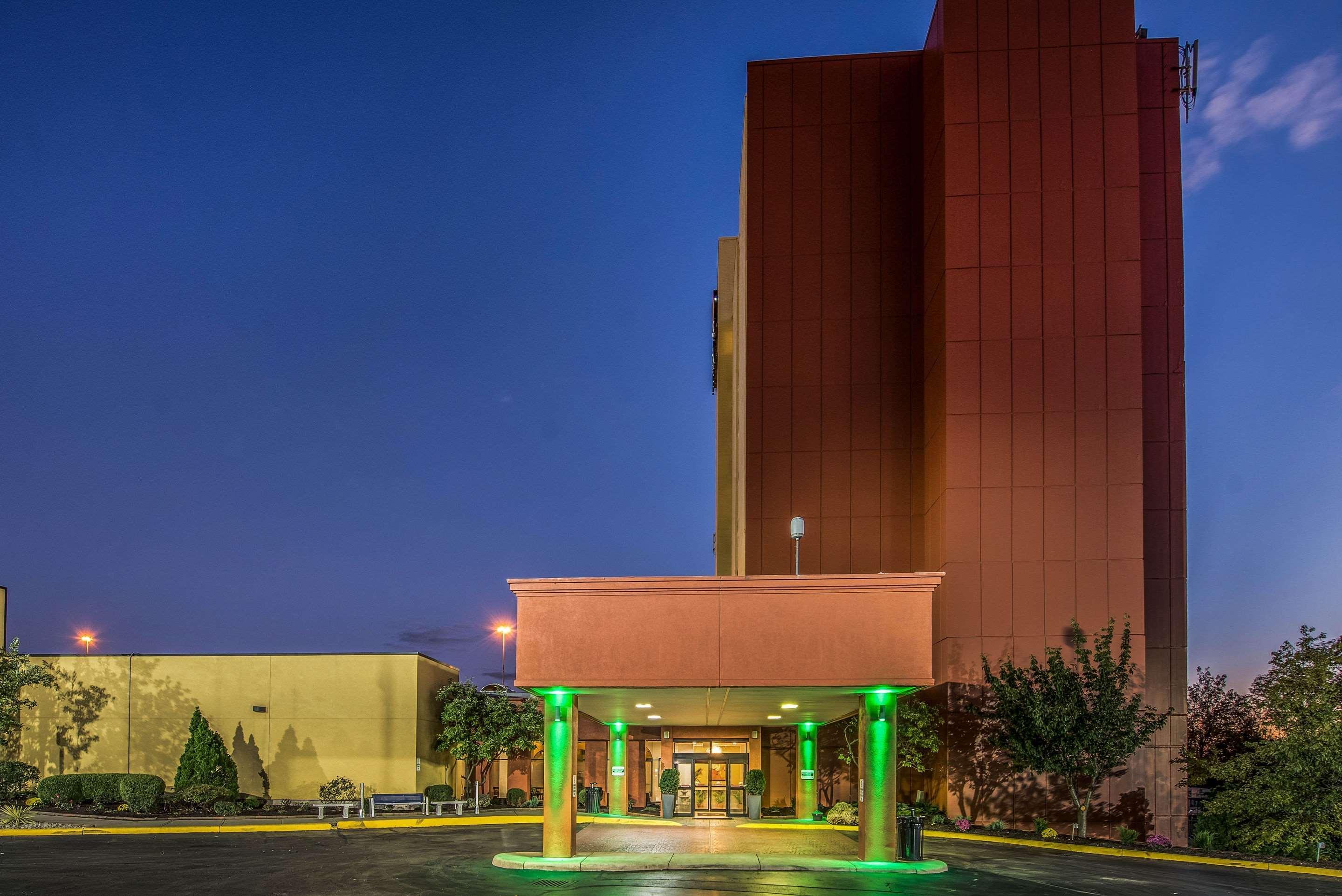 Clarion Hotel Cincinnati North Sharonville Esterno foto