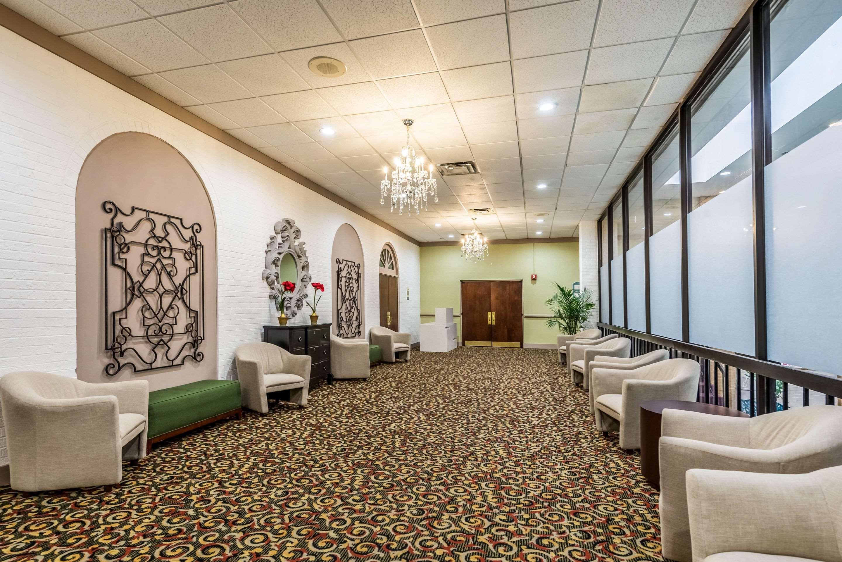 Clarion Hotel Cincinnati North Sharonville Esterno foto